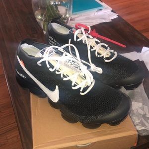 Off-white Vapormaxez size 10.5. Only worn once